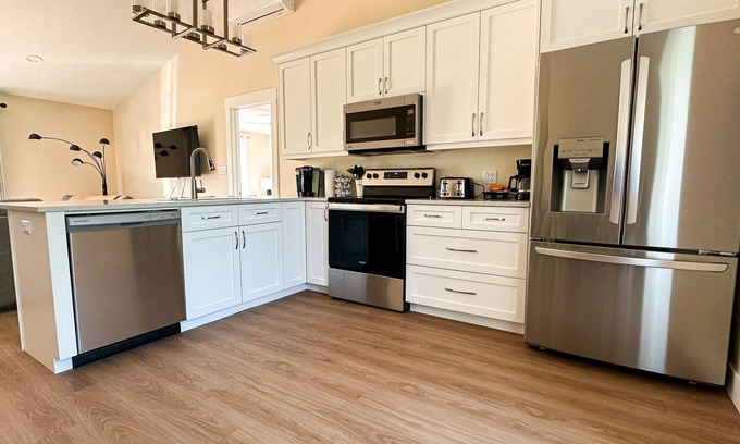 Stanley Bridge Condo | Malpeque Executive Suite - Located minutes from Cavendish