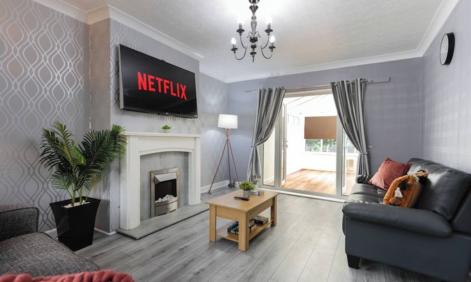Braithwell House | Maltby Stays, Rotherham For Contractors and Families (hosted by Emu-J stays)