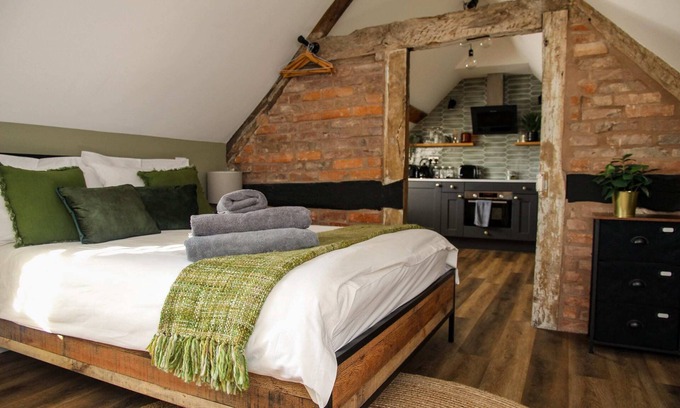Fernhill Heath Apartment | Malvern Hills Apartment