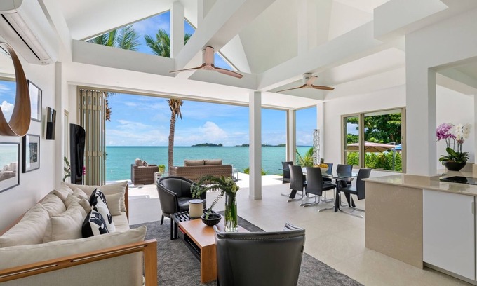 Plai Laem Villa | Mam's sea side villa pieds dans l'eau