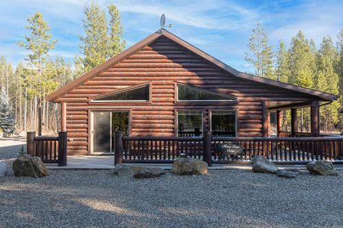 Valemount House | Mama Bear