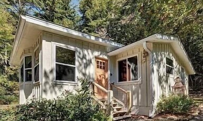 Lake Sequoyah House | Mama Bear's Cottage, Pond,Firepit & Great Wifi