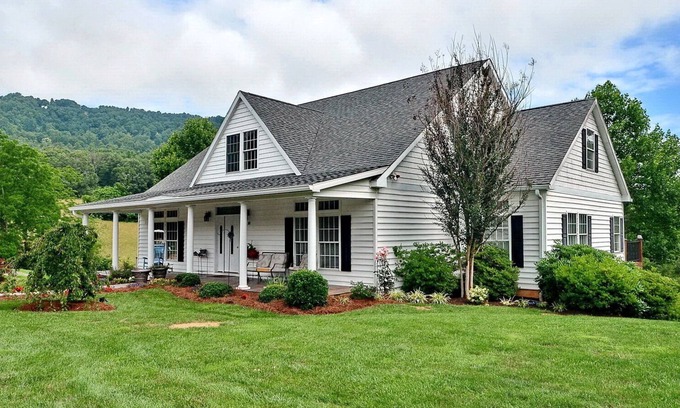 Arden Apartment | Mama Dee's Hide Away! Your home while in Asheville NC
