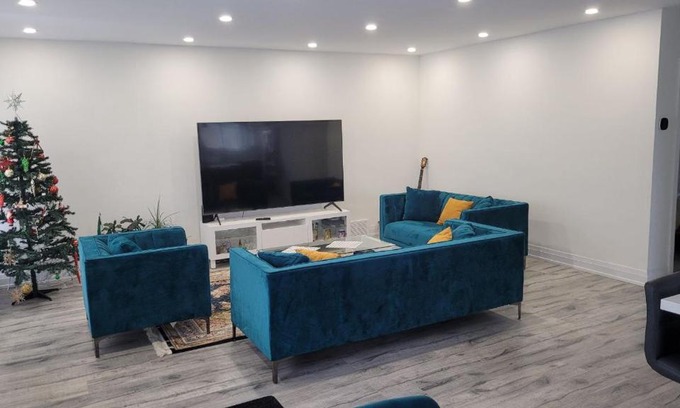Richmond Hill House | Mama Gol