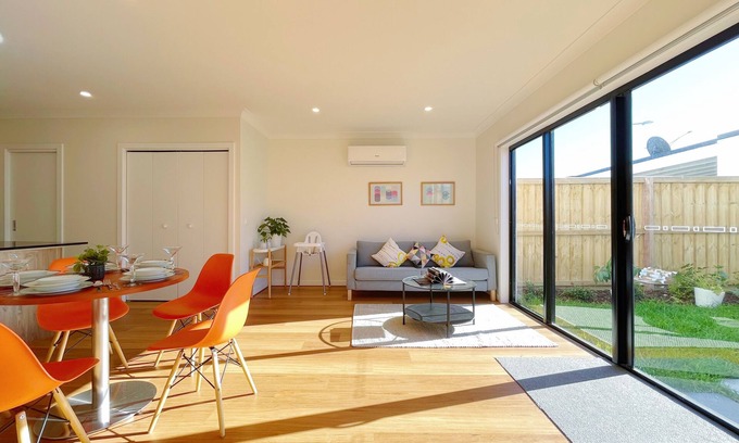 Mambourin House | Mambourine Cozy Home/Spacious/4Beds 2.5Bath Garage