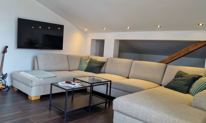 Pliezhausen Apartment | Mami Apartments Cloud 9 - 90qm, Stilvoll, Tolle Aussicht, Haustierfreundlich!