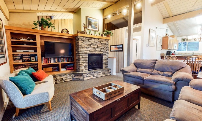 Mammoth Lakes Condo | Mammoth Estates 127 Large Mountain Cabin, Private Washer Dryer, Phenomenal location, Steps from The Village by RedAwning