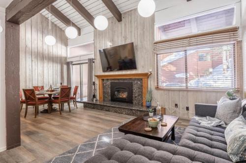 Mammoth Lakes House | Mammoth Ski and Racquet 71