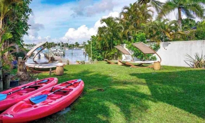 Rocky Point House | Manatee Pocket! Whole House & Backyard to Yourself