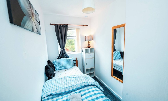 Salford House | Manchester Family/Worker Retreat:Parking, AO Arena, Co-op Live,H-Park & Stadiums