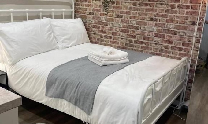 Cheetham Hill Apartment | manchester modern signature studio