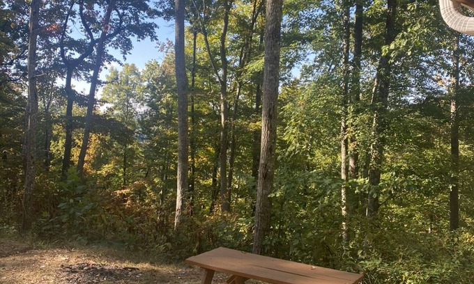 Goose Rock Cabin | Manchester's Mountain of RestnMountain top/private/sunsets/animals/rest relax