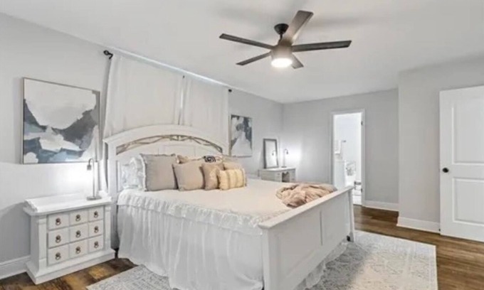 Mandeville House | MANDEVILLE BEAUTY CLOSE TO CAUSEWAY