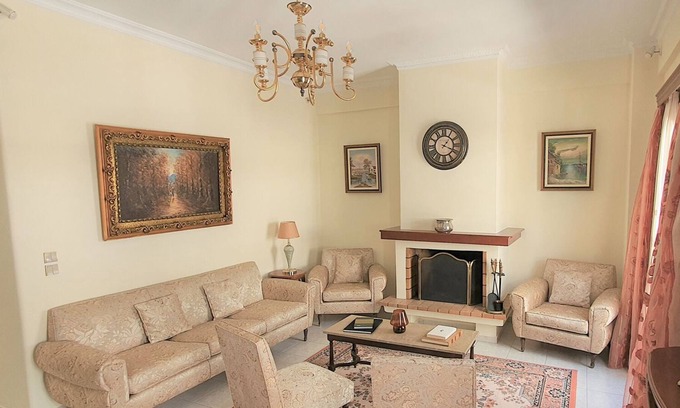 Zavlani Apartment | MANDO PATRASSO - Classical apartment in the center of Patras