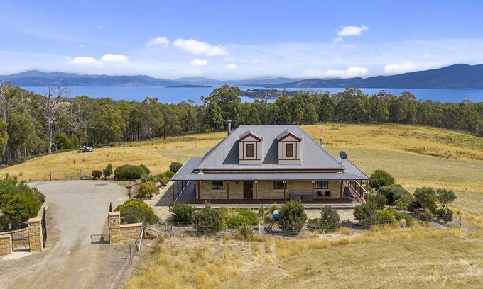 South Bruny House | Manfield Country Bruny Island