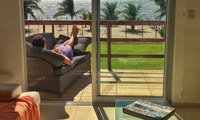 Pilar Apartment | Manga Verde Beach 10: Sky and Beach ViewH