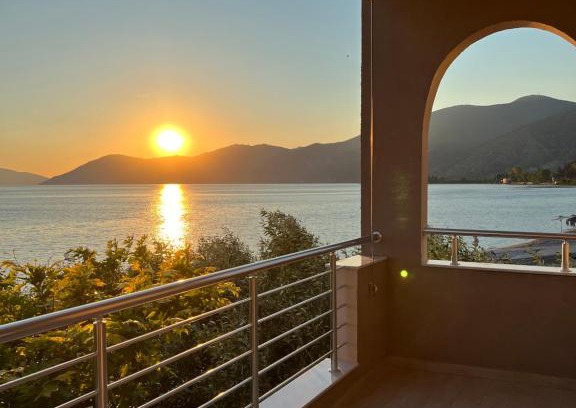 Rovies Apartment | Mangata Seaside Hotel