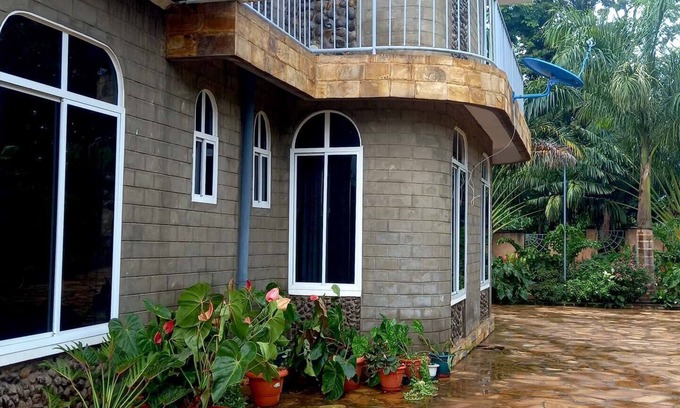 Moshi House | Mangia Housenn