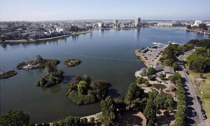 Oakland Apartment | Manhattan Style Executive/Resort Living With Unobstructed Lake & Bay Views