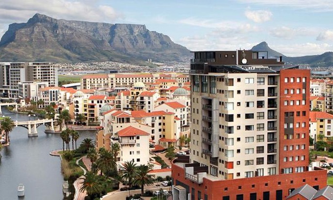 Century City Apartment | Manhattan Suite-Canal Walk Mall