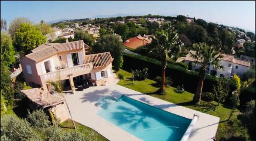 La Celle-sous-Gouzon Villa | Manifique Villa de Antibes