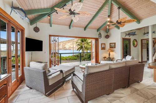 Honaunau-Napoopoo House | Manini Beachfront Getaway