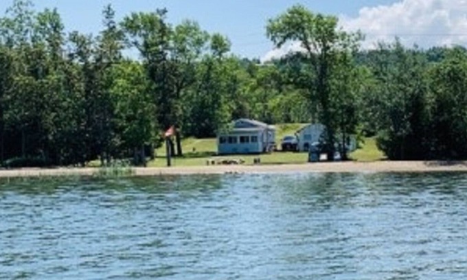 Manitoulin District Cottage | Manitoulin Island Lake Front Cottage with Beach for Rent