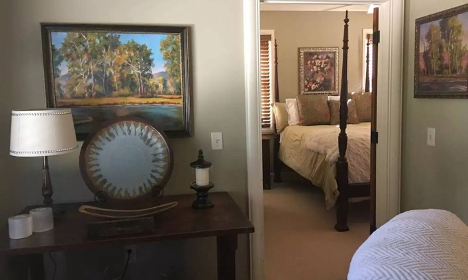 Madison House | Mannsdale Manor Guest Suite