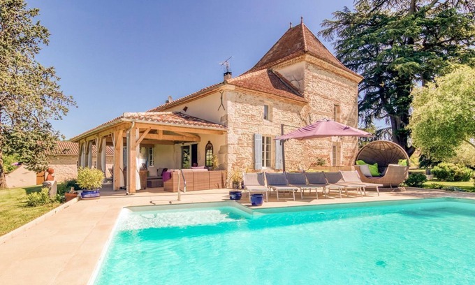 Castelmoron-sur-Lot Other | Manoir Des Cedres - Eight Bedroom Castle, Sleeps 20