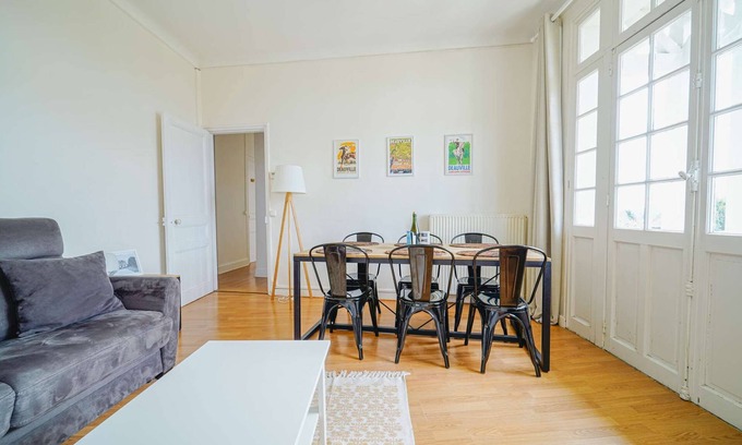 Touques Apartment | Manoir du Vert Galant 6 people accomodation 2 Balconies Fully Furnished CC Deauville