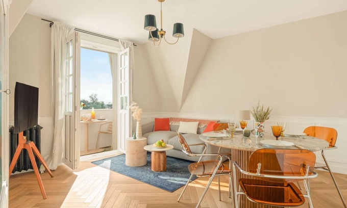 Touques Apartment | Manoir du Vert Galant 4 people accomodation Balcony Fully Furnished CC Deauville