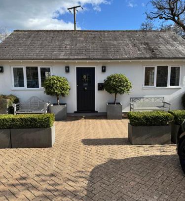 New Forest District House | Manor Bank Cottage Self Catering