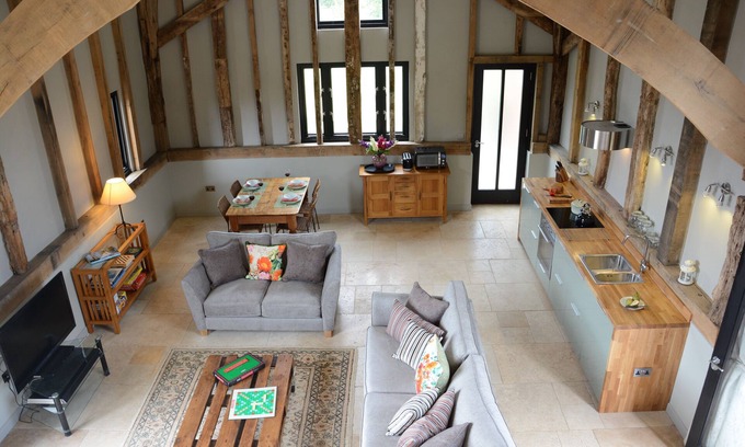 Saxmundham House | MANOR HOUSE BARN, PEASENHALL, pet friendly in Peasenhall
