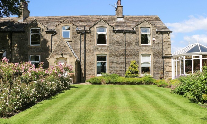 Accrington Cottage | Manor House