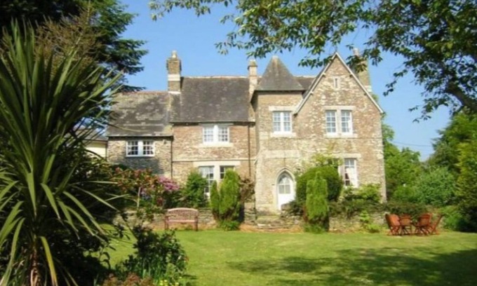 Polperro House | Manor House with gardens, hot tub & sea views, sleeps 21 with cottage