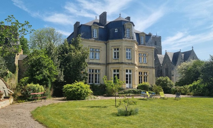 Lamballe House | Manor/Large family home, 7 bedrooms, 6 double beds, 5 single beds