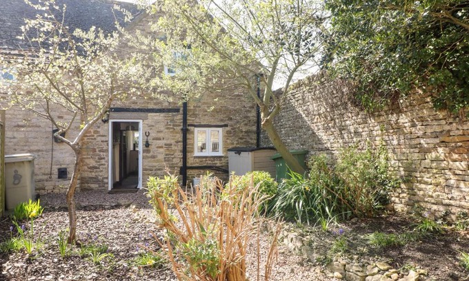 North Luffenham House | Manor View