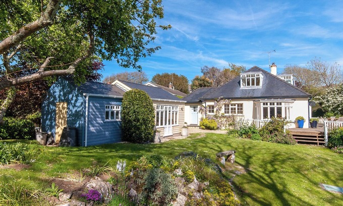 Manorbier Cottage | Manorbier Boat House