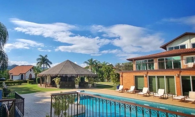 Sao Pedro Villa | Mansão de Luxo Para 22 Pessoas