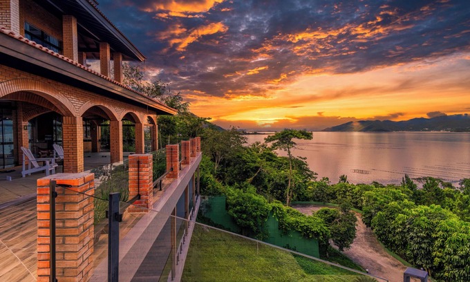 Florianopolis Villa | Mansão VOAR