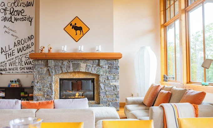 Stowe Area House | Mansfield Mountain Retreat: 4 br ski-in/ski-out, fireplace, free ski shuttle, a/c, decks!