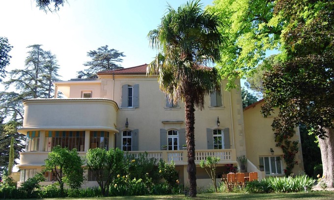 Valreas Villa | Mansion in Provence with Pool & Near Town