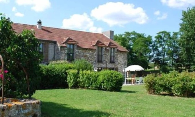 Pecy House | Mansion - Pécy