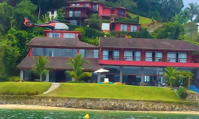 Centro House | Mansion, Private Beach, Helipad, Boat Pier + 100ft, Sauna, Gym.