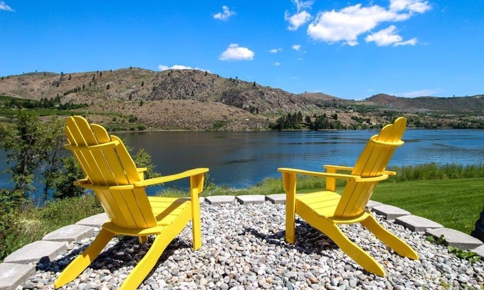 Manson House | Manson's Arrowhead Lake House with Dock