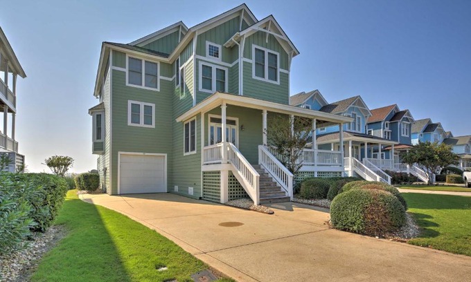 Manteo House | Manteo Waterfront Resort Home with 30-Ft Dock!
