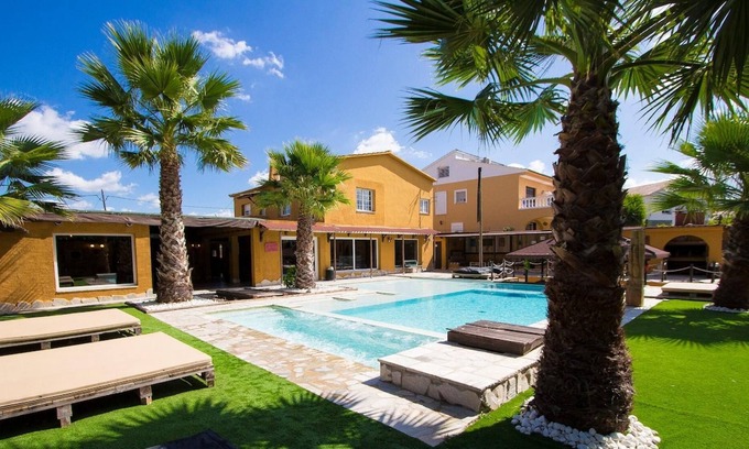 Rubi Villa | Manuel Rubi 561.523 Relax and Recharge