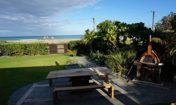 Tokomaru Bay House | Maoriori-Beachfront paradise in Tokomaru Bay