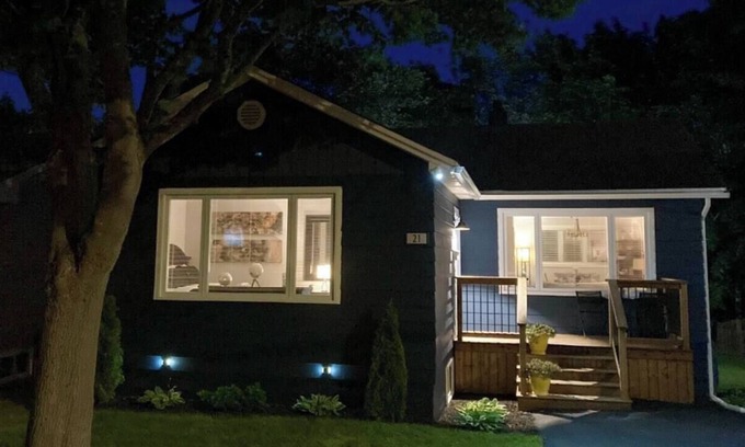 Downtown St. John's House | Maple Blue