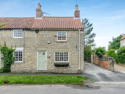 Slingsby House | Maple Cottage